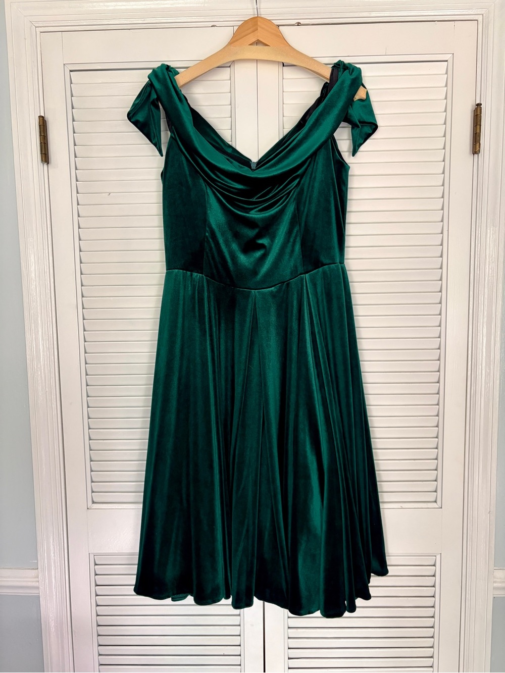 Off-Shoulder Emerald Green Satin Midi Dress